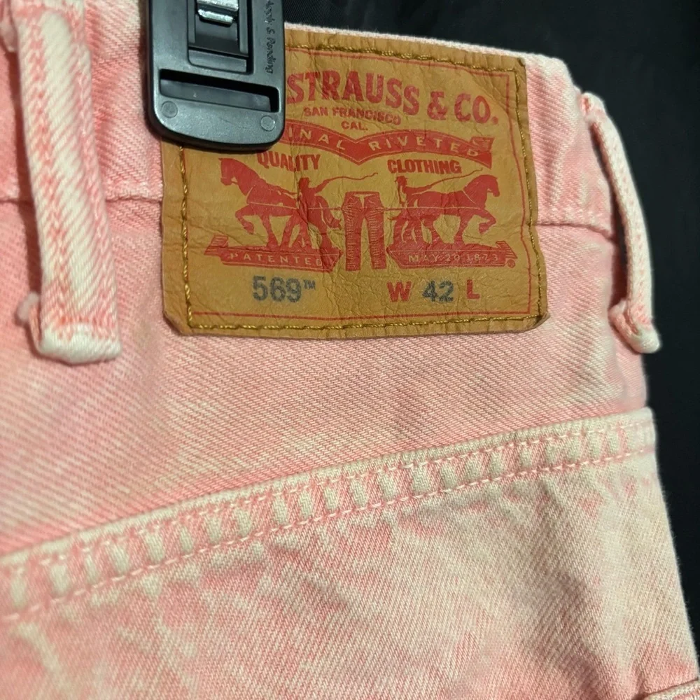 Levi’s 569 Loose Fit Pink Denim Shorts Men’s Size 42 Y2K Baggy Skate Stains